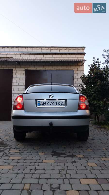 Седан Volkswagen Passat 2001 в Тульчине