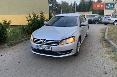 Седан Volkswagen Passat 2012 в Яворові