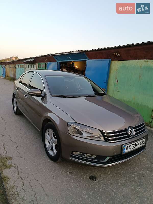 Volkswagen Passat 2011