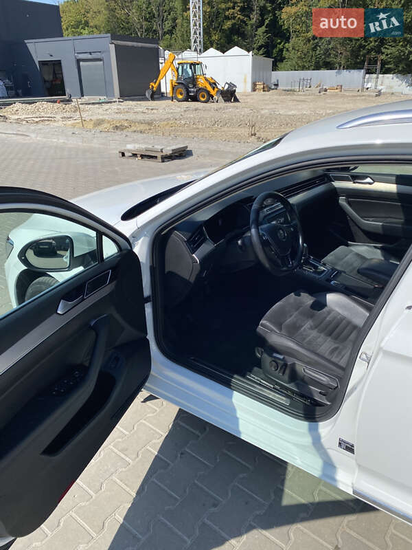 Універсал Volkswagen Passat 2017 в Тернополі