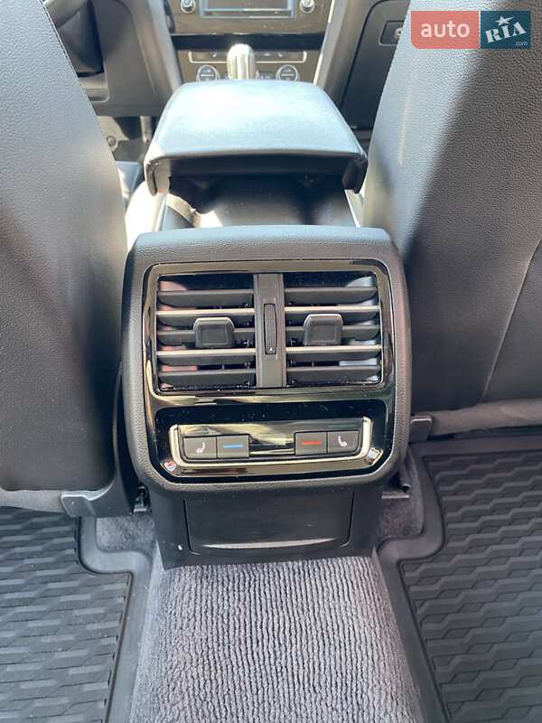 Універсал Volkswagen Passat 2017 в Тернополі