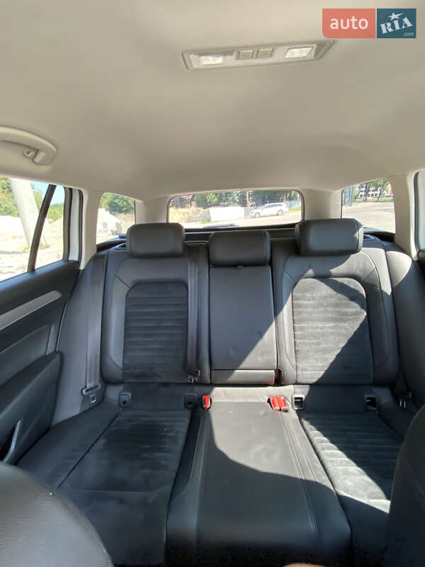 Універсал Volkswagen Passat 2017 в Тернополі