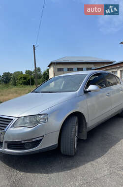 Седан Volkswagen Passat 2006 в Буську