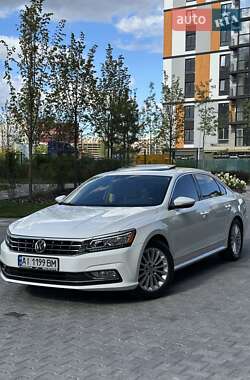 Седан Volkswagen Passat 2016 в Києві