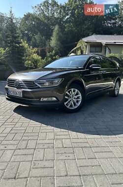 Універсал Volkswagen Passat 2015 в Дрогобичі
