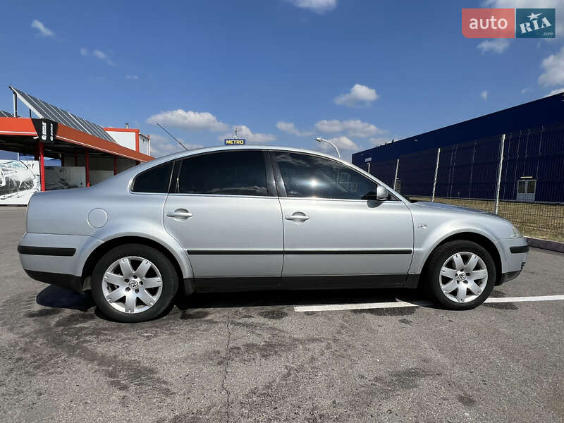 Седан Volkswagen Passat 2002 в Виннице