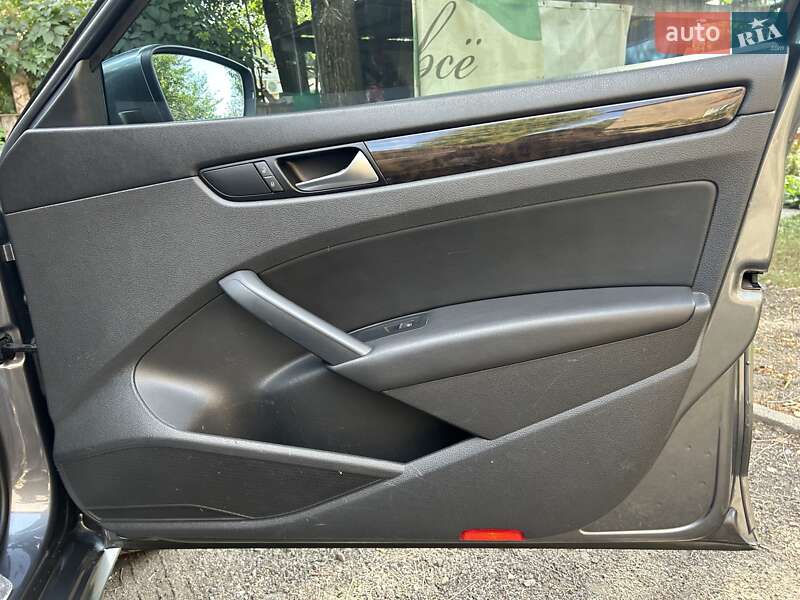 Седан Volkswagen Passat 2013 в Запорожье