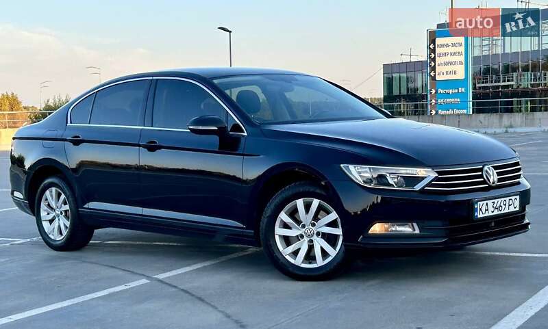 Седан Volkswagen Passat 2019 в Киеве