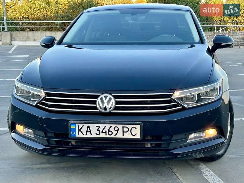 Седан Volkswagen Passat 2019 в Киеве