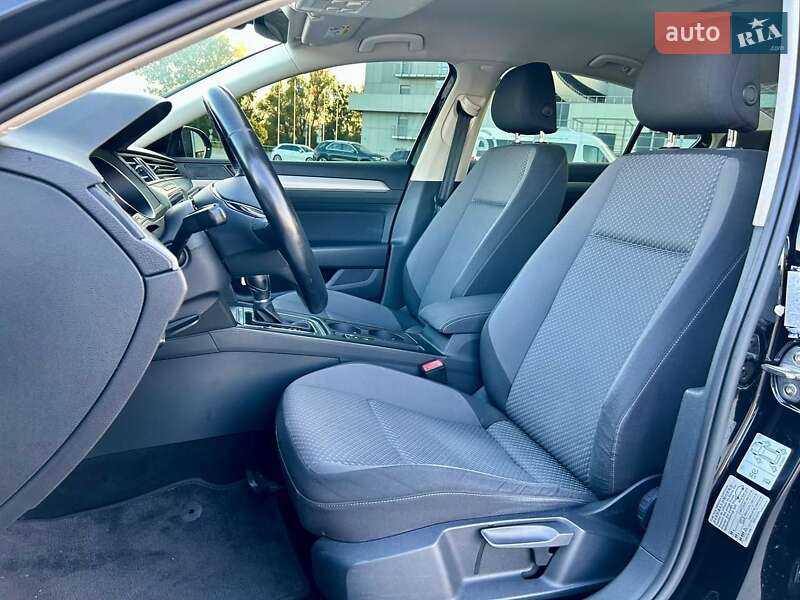 Седан Volkswagen Passat 2019 в Киеве