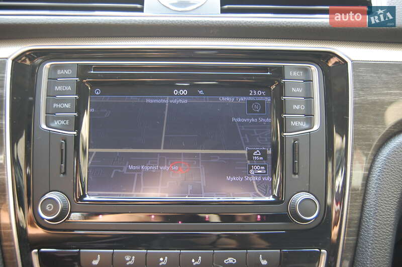 Седан Volkswagen Passat 2015 в Києві