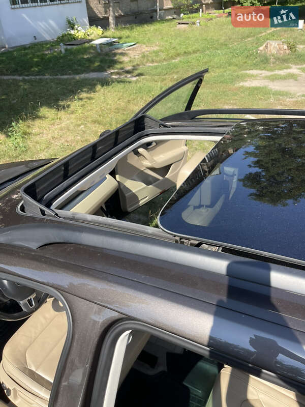 Универсал Volkswagen Passat 2014 в Киеве