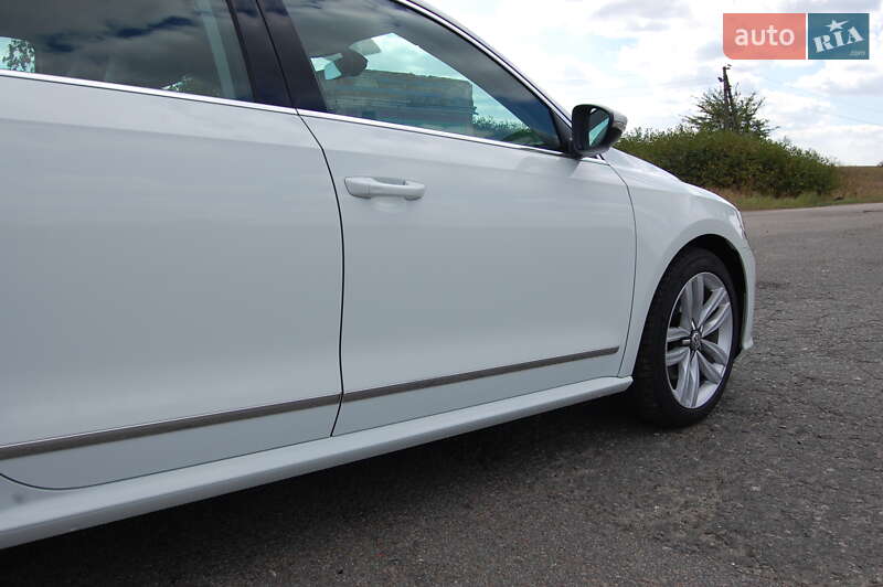 Седан Volkswagen Passat 2015 в Києві