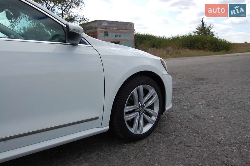 Седан Volkswagen Passat 2015 в Києві