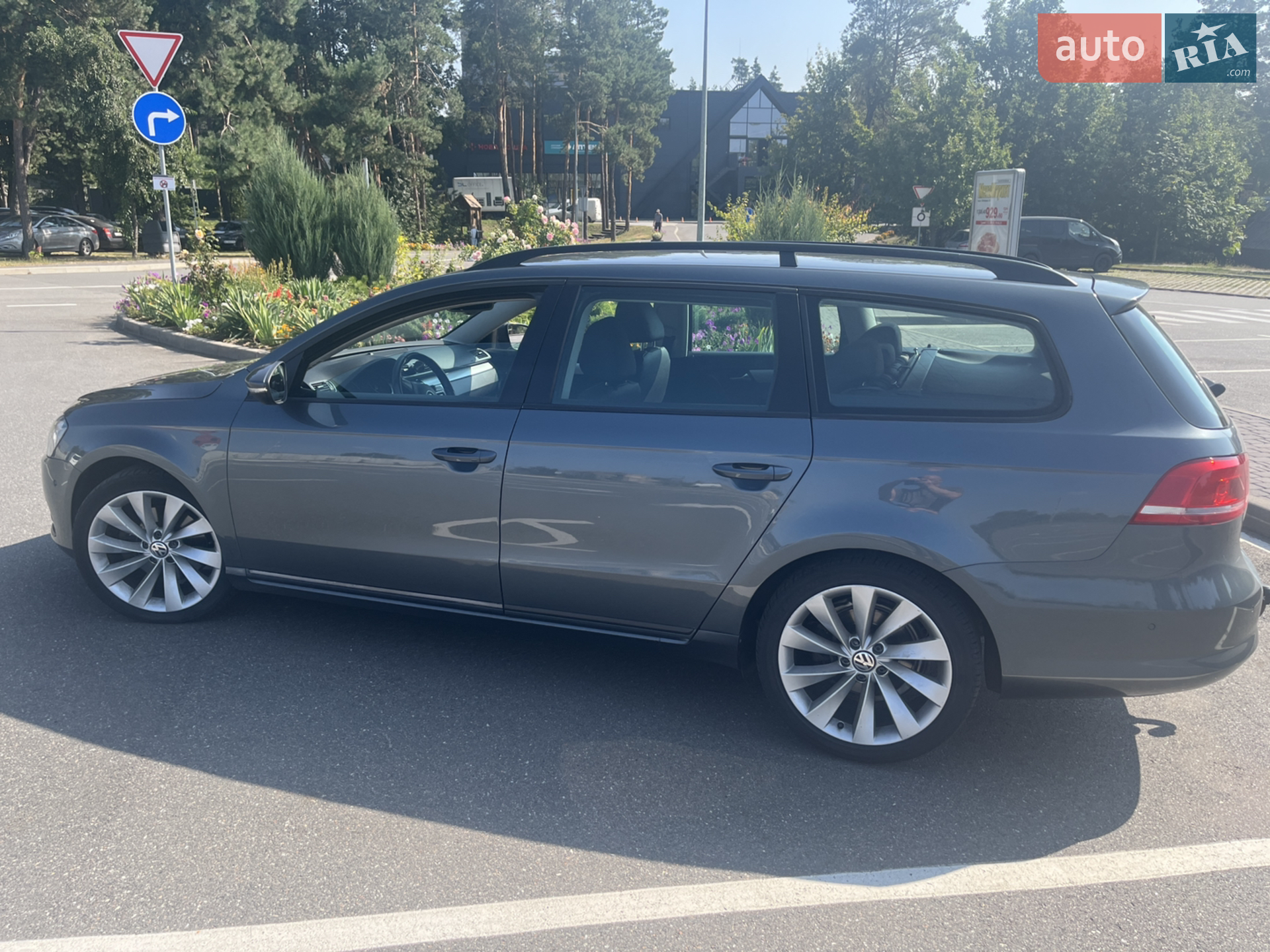2010 Volkswagen Passat - мініатюра 8