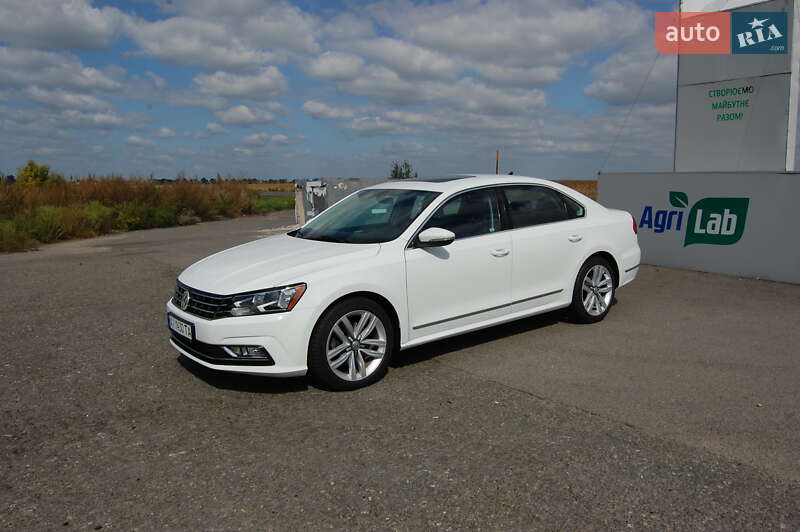 Седан Volkswagen Passat 2015 в Києві