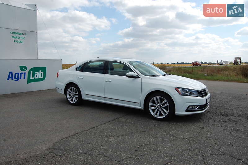 Седан Volkswagen Passat 2015 в Києві