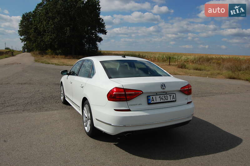 Седан Volkswagen Passat 2015 в Києві