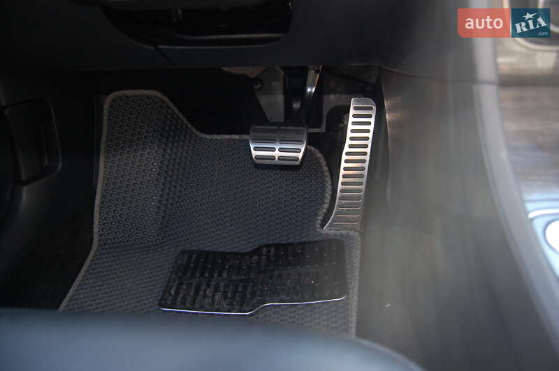 Седан Volkswagen Passat 2015 в Києві