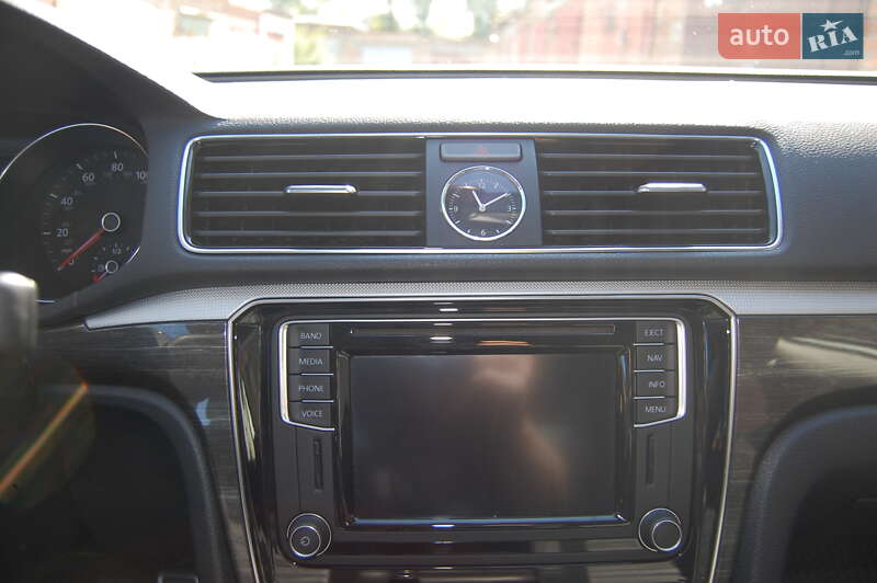 Седан Volkswagen Passat 2015 в Києві