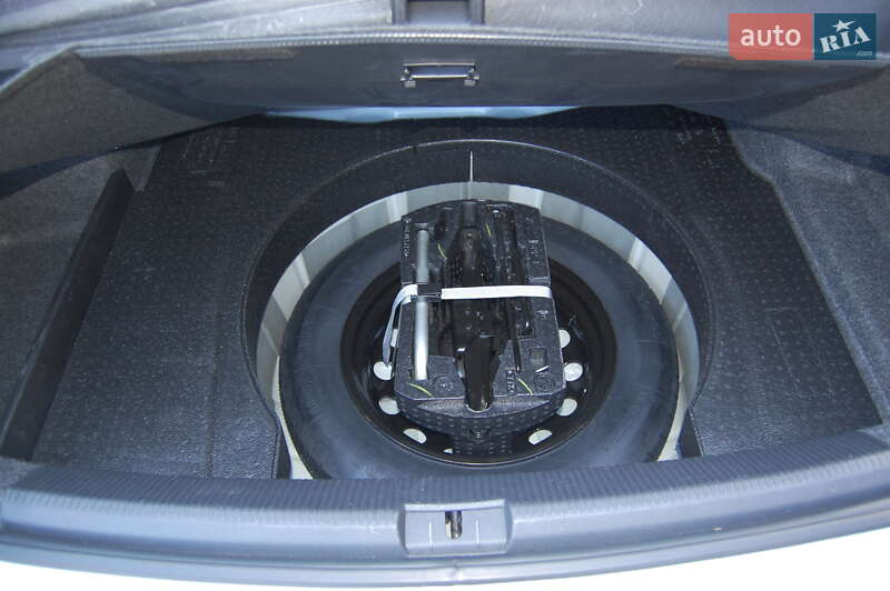 Седан Volkswagen Passat 2015 в Києві