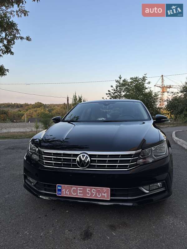 Седан Volkswagen Passat 2018 в Кропивницком