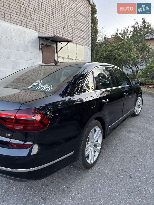 Седан Volkswagen Passat 2018 в Кропивницком
