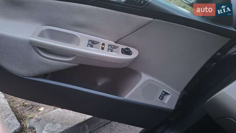 Седан Volkswagen Passat 2006 в Львові