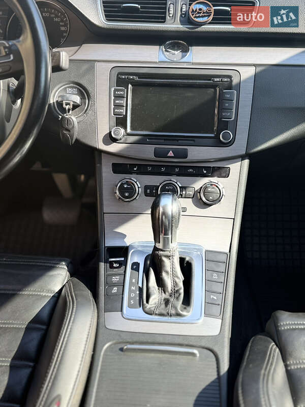 Универсал Volkswagen Passat 2012 в Львове