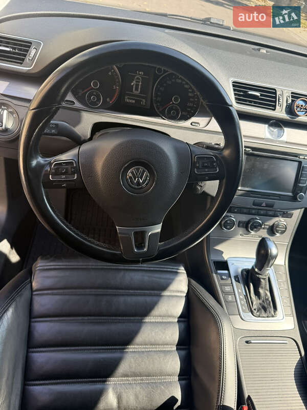 Универсал Volkswagen Passat 2012 в Львове