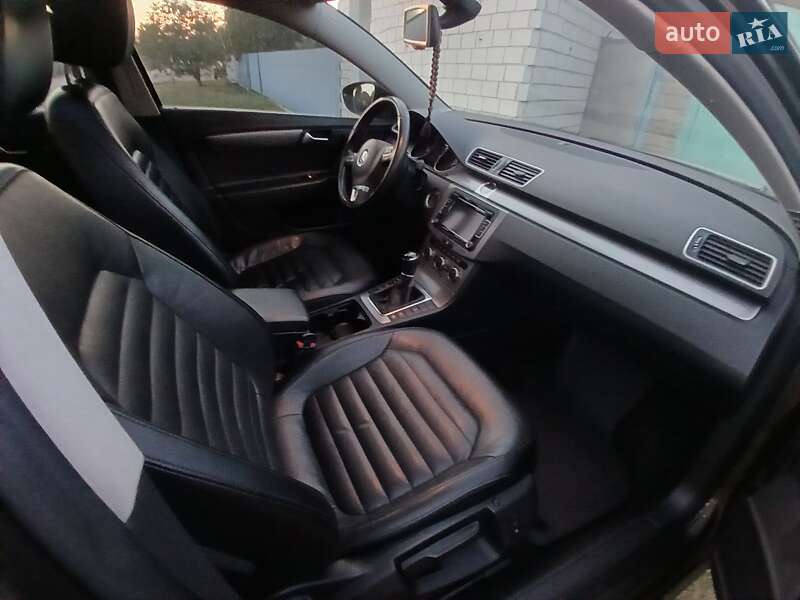 Универсал Volkswagen Passat 2014 в Киеве