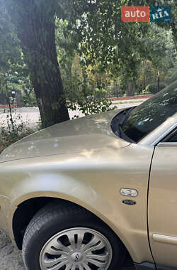 Седан Volkswagen Passat 2001 в 