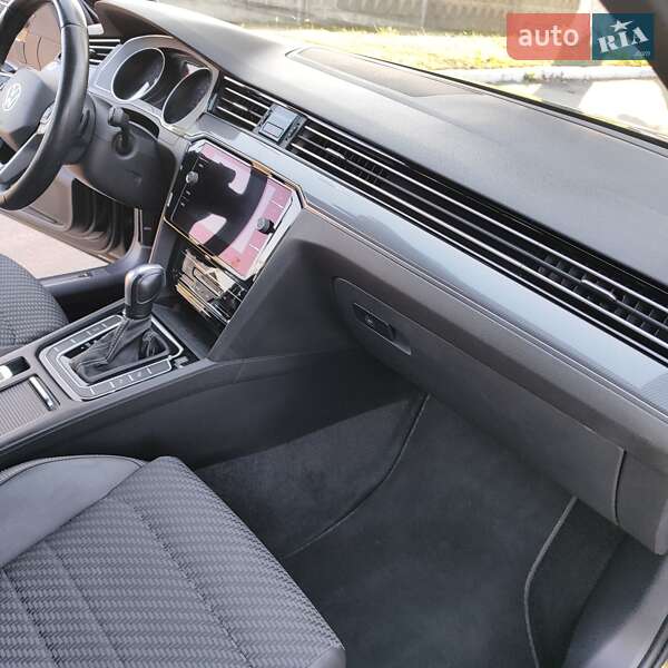 Универсал Volkswagen Passat 2020 в Кременчуге