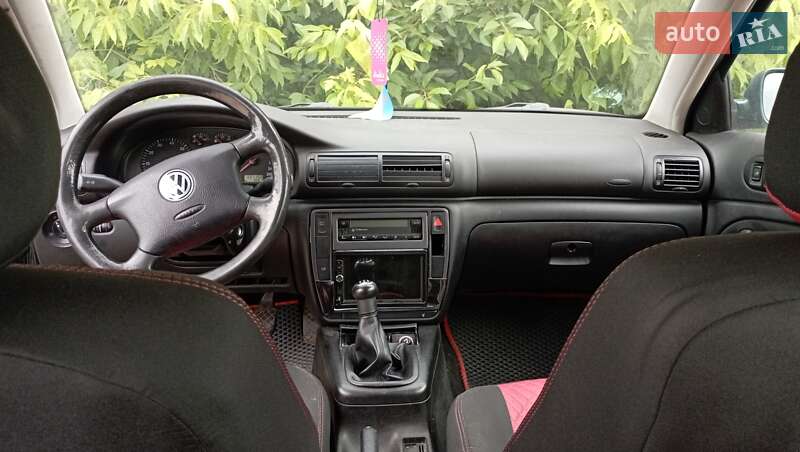 Универсал Volkswagen Passat 2000 в Киеве