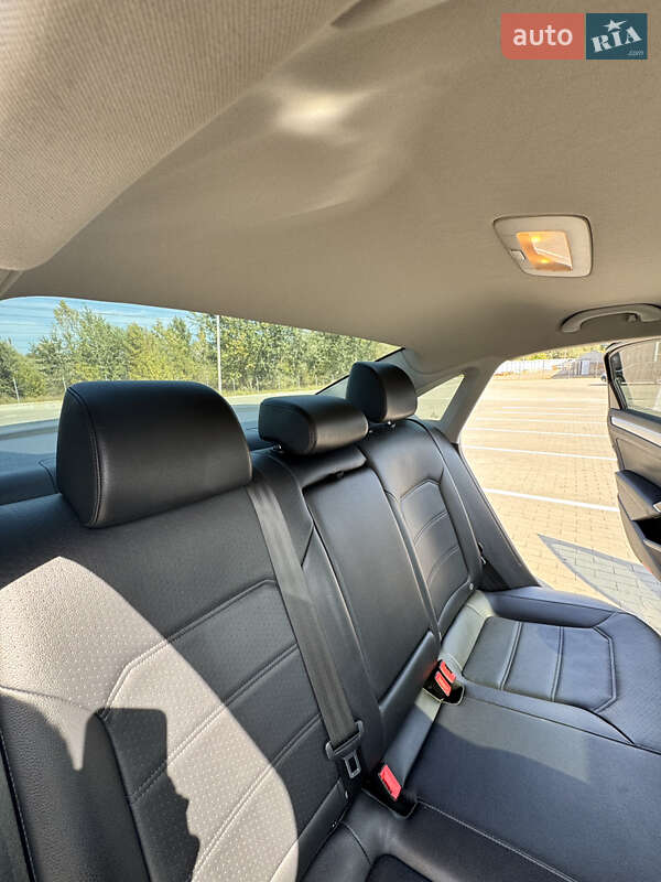 Седан Volkswagen Passat 2018 в Сумах