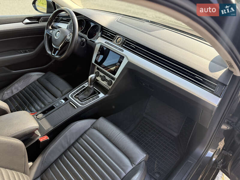 Универсал Volkswagen Passat 2017 в Львове