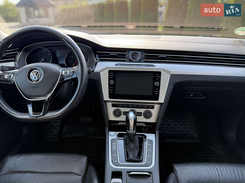 Универсал Volkswagen Passat 2017 в Львове