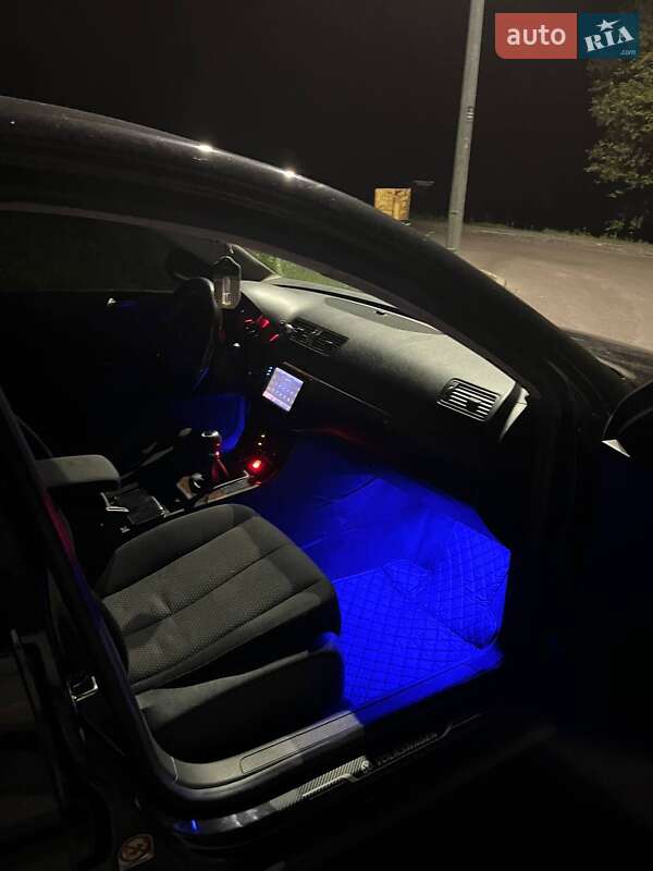 Седан Volkswagen Passat 2006 в Стрые