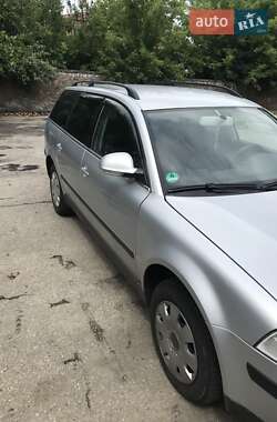 Универсал Volkswagen Passat 2004 в 