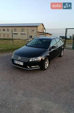 Универсал Volkswagen Passat 2011 в Ровно