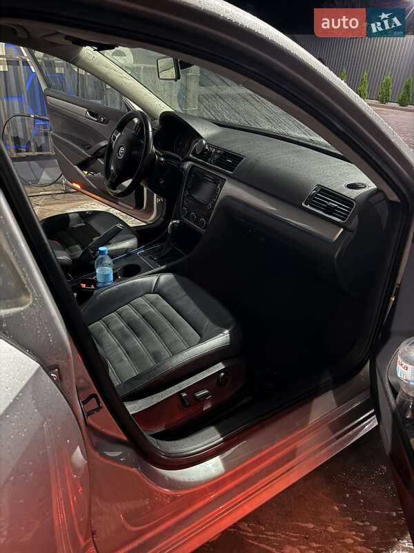 Седан Volkswagen Passat 2012 в Фастове