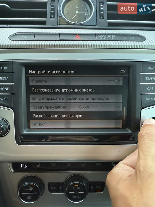 Универсал Volkswagen Passat 2015 в Черновцах