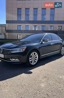 Седан Volkswagen Passat 2015 в Лозовой