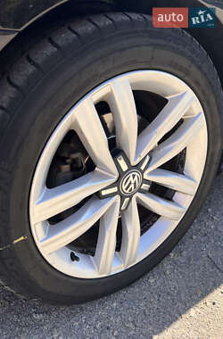 Седан Volkswagen Passat 2015 в 