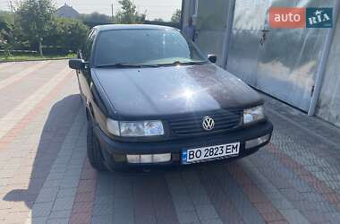 Седан Volkswagen Passat 1996 в Золочеві