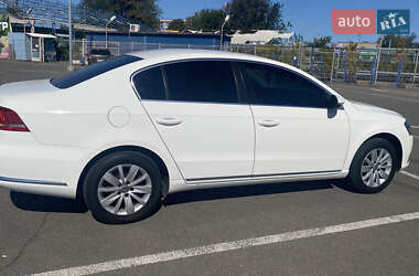 Седан Volkswagen Passat 2013 в 