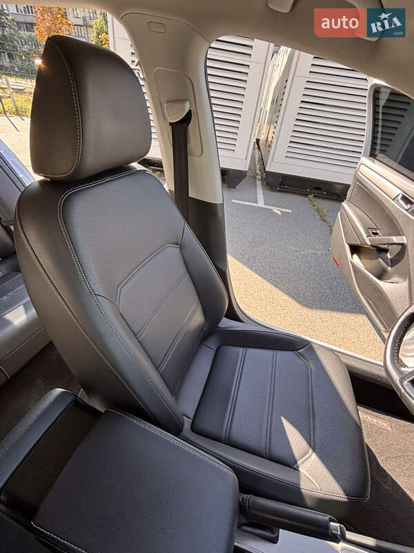 Седан Volkswagen Passat 2020 в Киеве