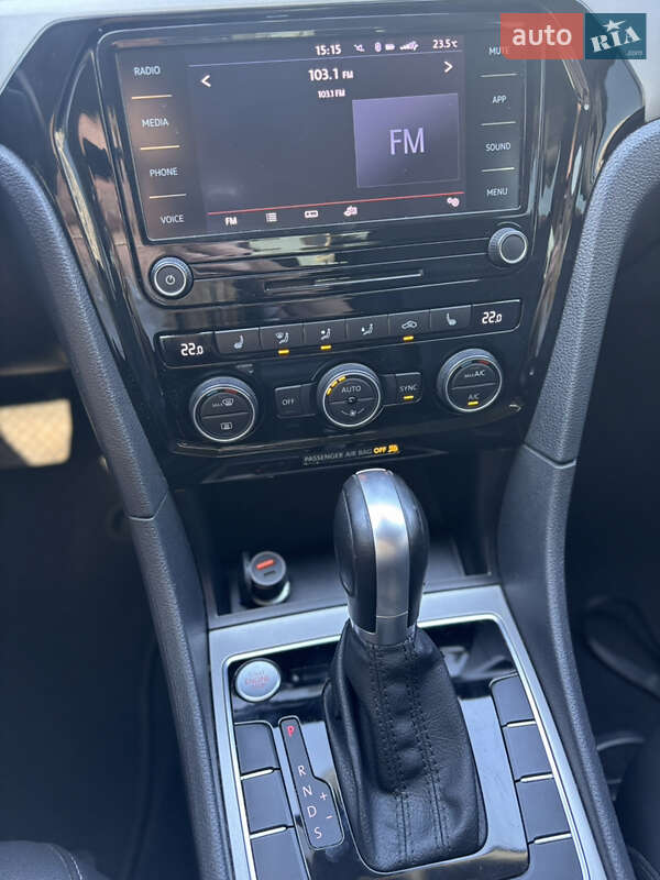 Седан Volkswagen Passat 2020 в Киеве