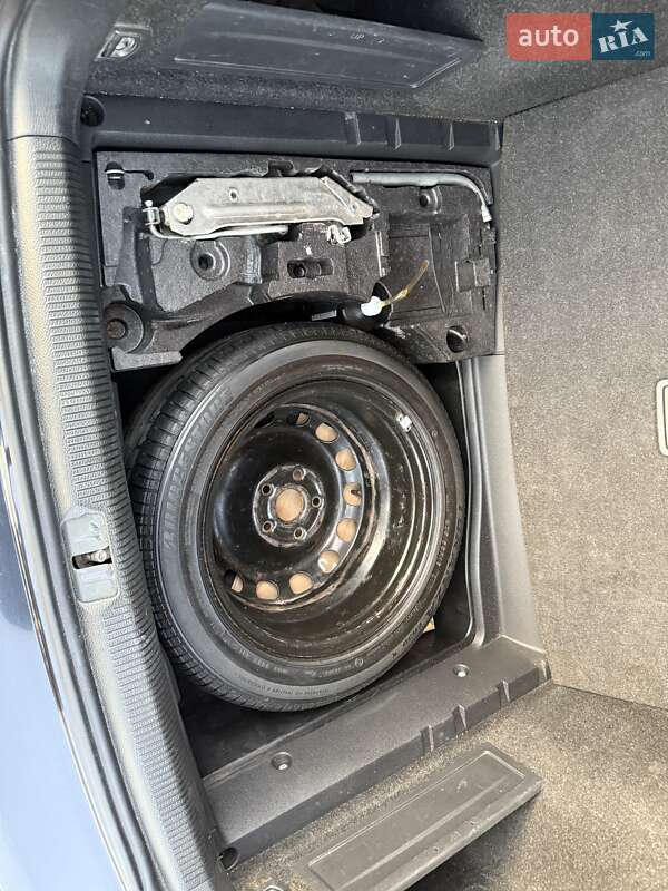 Универсал Volkswagen Passat 2011 в Житомире