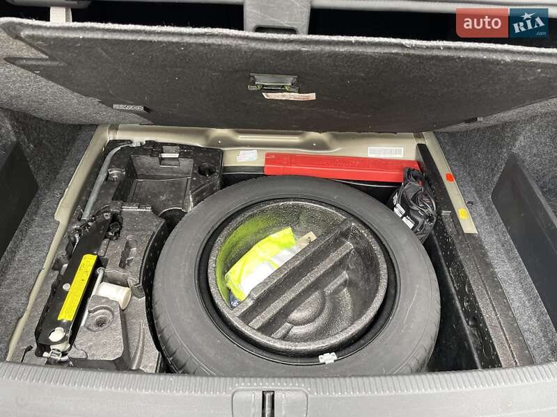 Седан Volkswagen Passat 2010 в Києві